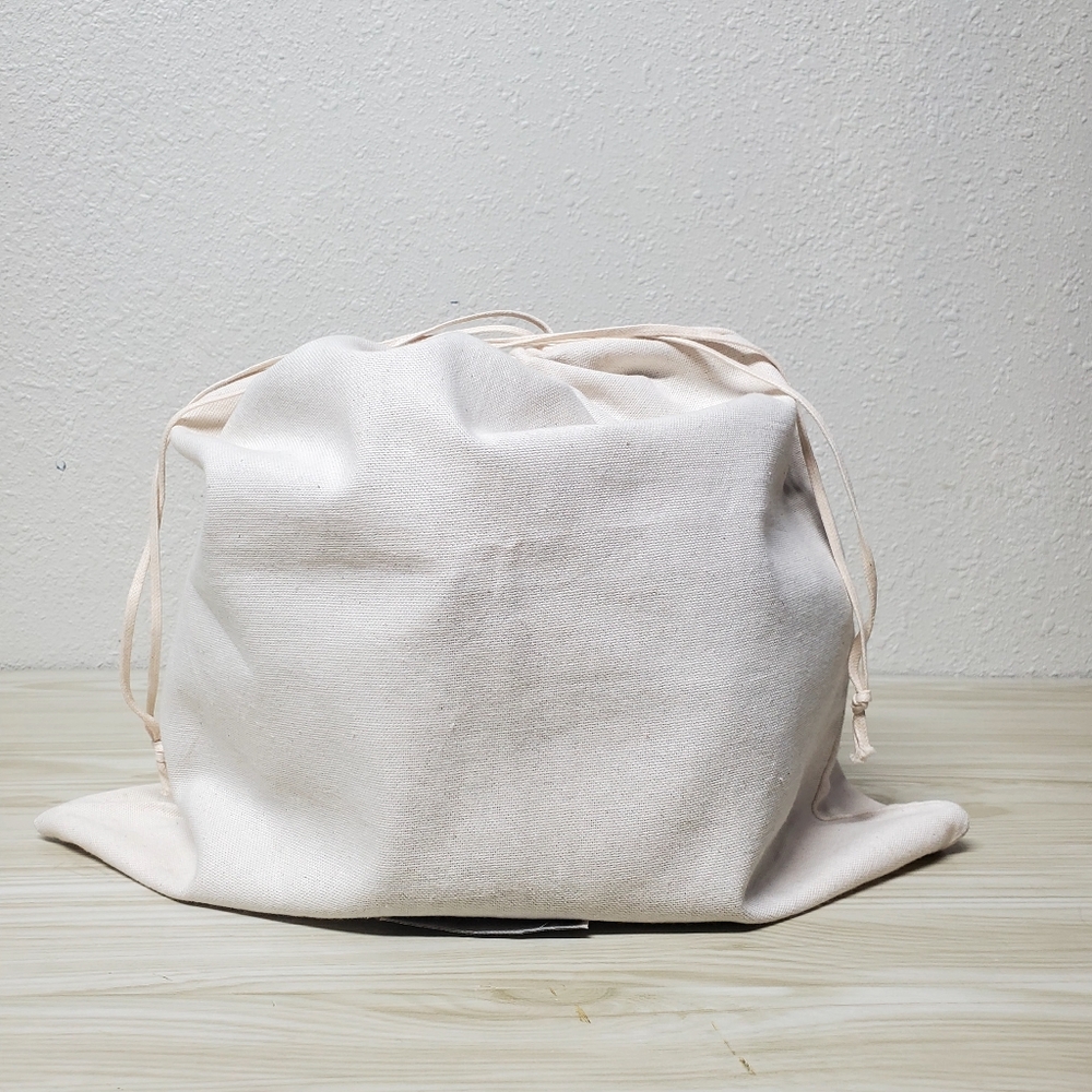 3/$15 🔴 Valentino Garavani Top String Pull Closure | Dust Bag 15"x15½"